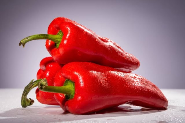 10 Foods to Cure Erectile Dysfunction Permanently 9 three red peppers 1